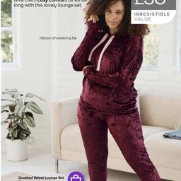 Gorgeous burgundy crushed velvet lounger set. Jogger style bottoms and hooded top. true to size 16 - 18. Looks and feels gorgeous on. I love mine. don't mind delivering if local or i will post .
Thanks for looking.