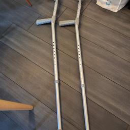 pair of Crutch good used condition £5 sinfin derby de24 9hp
