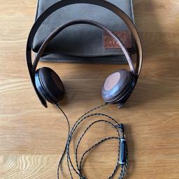 Only used a couple of times.
Good condition headphones with volume control.
Comes with case.
