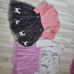 Elsa Kleid grau/lila 116
Katzen Kleid rosa/grau 116
Keine löcher oder Flecken 
Versand möglich