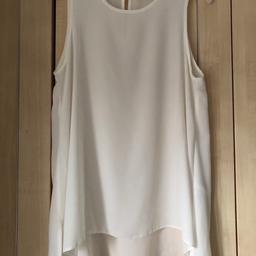 Cream / Off White ‘Dorothy Perkins’ Blouse Top
Size 10
Thin, blouse material
Loose fitting
£4, collect Royston