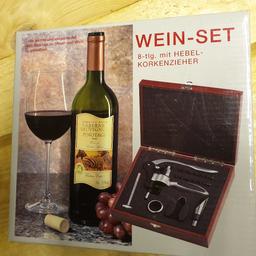 Wein Set 8-teilig
Mit Hebelkorkenzieher und
Temperaturfühler
Neu OVP