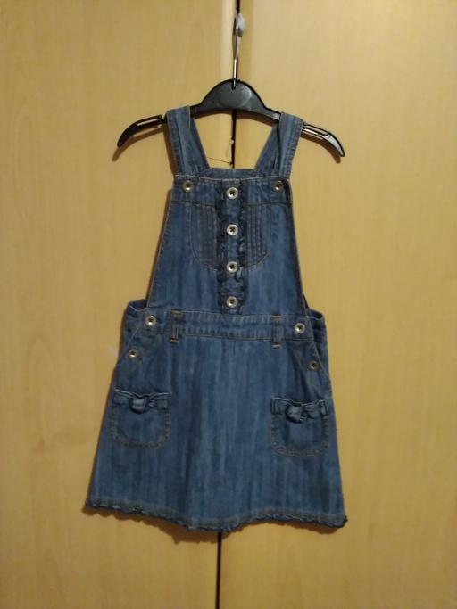 Buy & Sell Greater Manchester Bury - Photos for M&S GIRLS DUNGAREES AG 4 TO 5