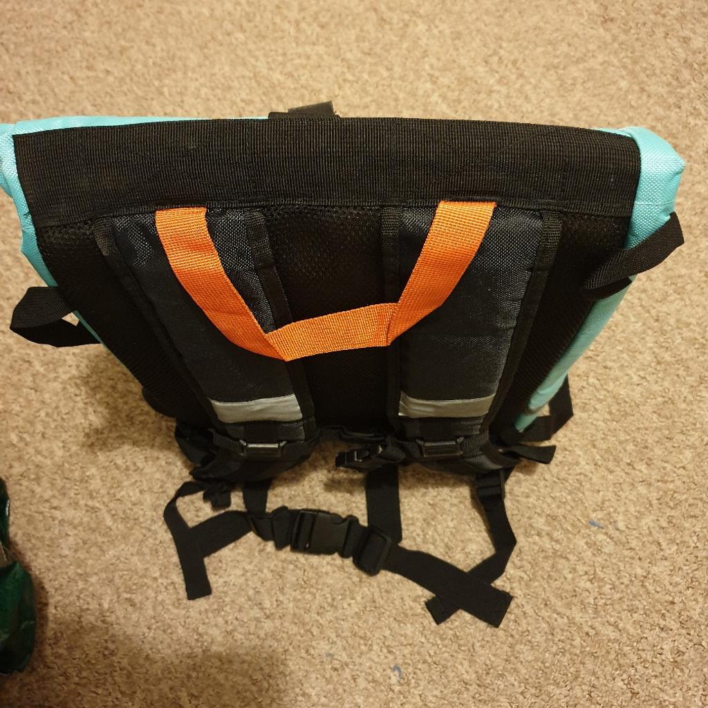 Deliveroo Insulated Thermal NEW Bag Backpack Large Bicycle Scooter Delivery Food

Roll Top D139

brand new

cash and collection west drayton ( London ) preferred or shipping after bank transfer +£6,50 tracking parcel