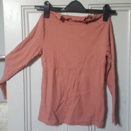 like new george top wge 10-11 with nice frill and full length sleeves
can post at additional cost
can combine postage on multiple items