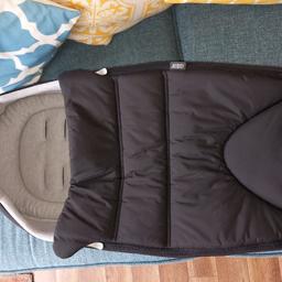 mamas and papas black cocoon perfect for adaption for small babies on buggy during winter, new from £90. this has only been used a handful of times, slight mark inside see picture (from storage) apart from that excellent condition. collection from br6