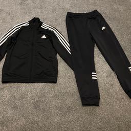 Boys Adidas Tracksuit
Black
Size- Medium, 11-12 years
In excellent condition.

Please see my other items for sale.
Collection from Brinsworth, Rotherham.