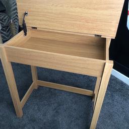 This is an oak effect desk, nice and sturdy, in good, used condition, see pictures for slight defect on the side, but this does not affect the use of this desk, which stands at approx 28”.5” in height, 27.5” in width and 17” in depth.

Pick up from OL9/North Chadderton area of Oldham. 

Any questions please ask 🙂