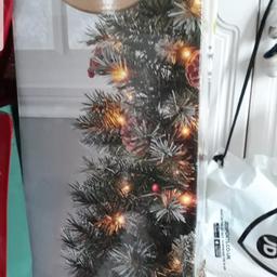 pre lit Christmas tree