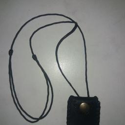 Echt Leder kleine Tasche hand gemacht zum um den Hals hängen verstellbares Lederband
☆☆☆☆☆