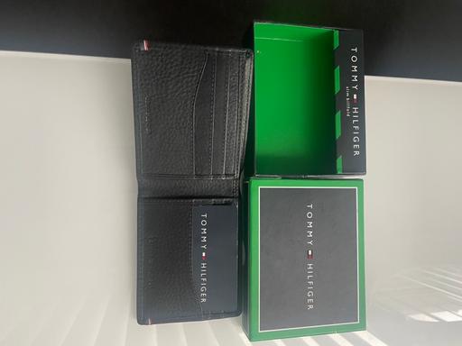 Buy & Sell West Midlands Walsall - Photos for Tommy Hilfiger leather wallet.