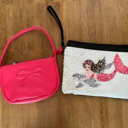 Pinke Benetton Handtasche
Meerjungfrau Clutch verkauft!
Beides für Mädchen

Selten benutzt