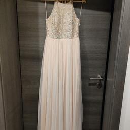 verkaufe wunderschönens Kleid von Peek & Cloppenburg (Jake*s Cocktail) gekauft vor 2 Monaten... wurde nur probiert....leider zu groß für mich