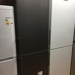 Samsung fridge freezer 
60/40
Good clean condition 
Fully tested/working 
£179
Can be viewed 
137, Bradford Road 
Bd18 3tb