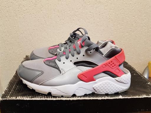 Buy & Sell Greater Manchester Manchester - Photos for nike air Huarache RN women's trainers 6