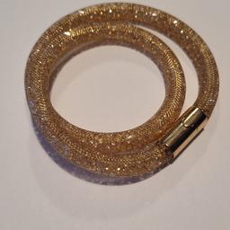 Swarovski Armband
Magnetischer Verschluss
nur wenige male getragen daher wie neu
Bandlänge 40 cm