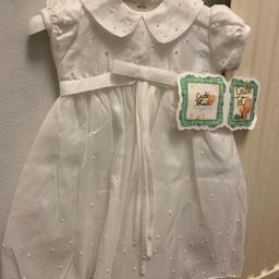 💕💕Spanish baby girls wedding/christening dress 👗, by”Couche Tot”, Brand New with tags, size 0-6months, dress is silk/satin with sequins and pearls with matching bonnet, absolutely stunning ❤️❤️💕💕