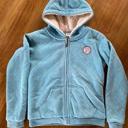 Super warm fleece lined zip through girls “Saltrock” hoodie for ages 11-12 years.
This has been worn but is still in good condition and is super cozy.
From smoke and pet free house
Cash on collection only