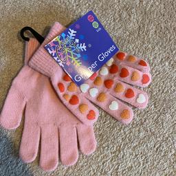 Young Girls one size pink gripper gloves 
From smoke and pet free house 
Cash on collection only