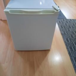 Essentials CTT50W12 Mini Fridge

hardly used.
selling due to replacing with larger fridge.

open to offers.
potentially deliver if in close proximity to l11