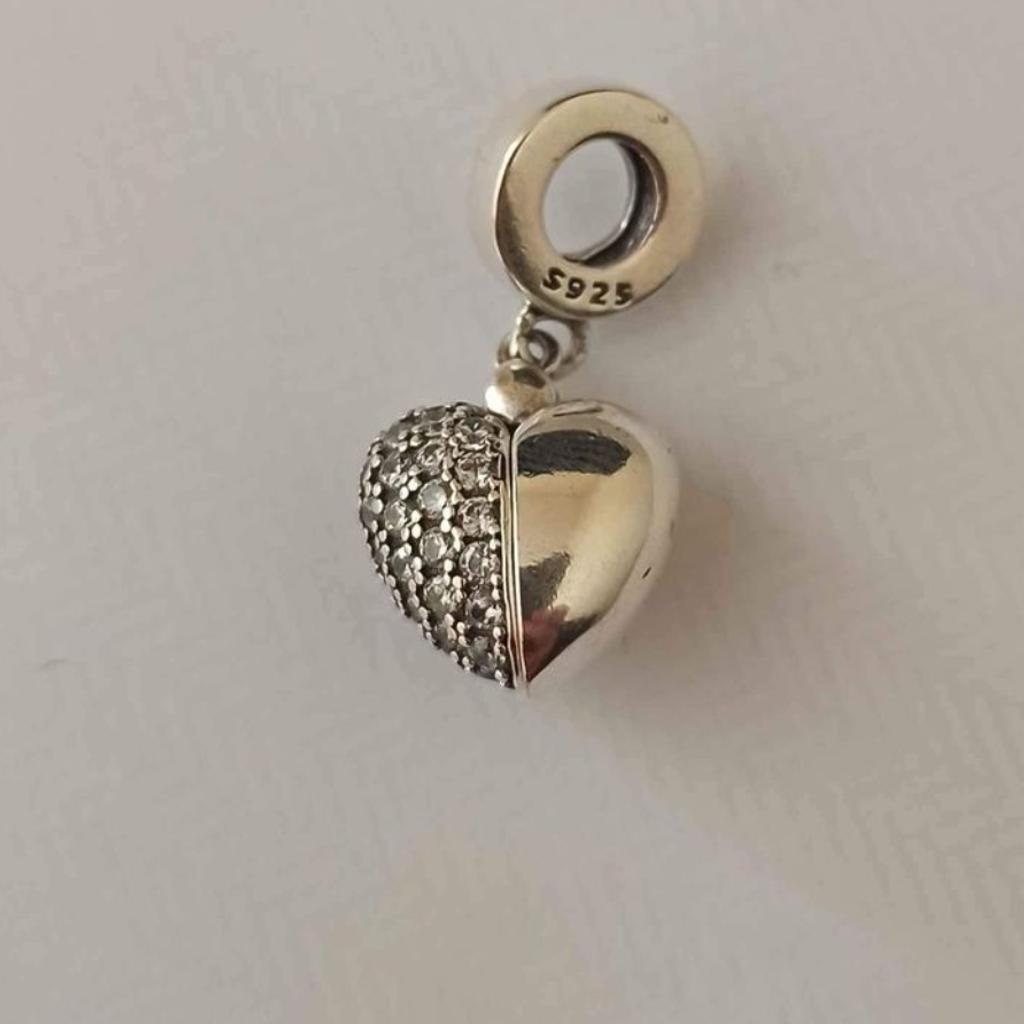 "I love you Son"
Very beautiful 🥰 charm pendant for Pandora bracelet or necklace.
New
For more designs please check my other listings.
