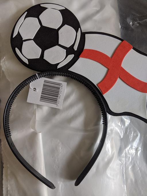 Buy & Sell Greater Manchester Bolton - Photos for 2pairs England world cup head things