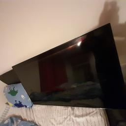 Needs back light fixed. last quite I got was £50 to get it fixed. Slight scratch on left hand side of screen.

comes on but was told back-light display bulb dead.

offers welcome.

Comes with remote and wall mount device.
