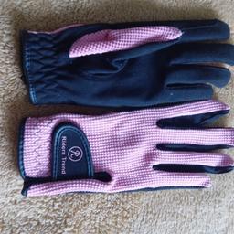 new horse riding gloves Riders trebd