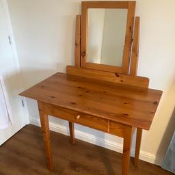 Wooden Dressing Table in excellent condition with attached mirror & drawer.
Width 89cm
Depth 48cm
Height including mirror 132cm
Collection & cash only.