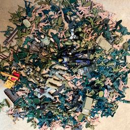 Huge pile of solders and mini tennis court used for the battles .
Used and good condition.
Maybe not all figures are perfect . Haven’t check everyone .

Pick up Norbury sw16 4uz
Check my other listings to get discount if you buy 2 or more .