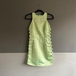 womens pretty little thing soft lime green satin racer neck button down bodycon dress

size 8 xs

new with tags

bundle deals available
not responsible once posted or collected
not responsible for items that dont fit
not accepting offers
sorry no returns or refunds