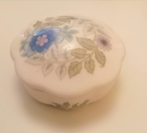 Buy & Sell Nottinghamshire Ashfield - Photos for Wedgwood Clementine trinket box