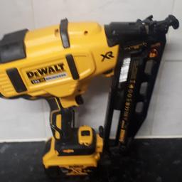Use it in excellent condition.Dewalt DCN660 XR 18V Brushless Second Fix Nail Gun Angled Nailer Type 2
1×5ah battery,chardge and DeWalt carry bag and some nails