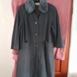 GCD 14/16 Grey Wool Coat Grey Fur Trim removable collar 2 Deep Pockets from smoke free home 🏡