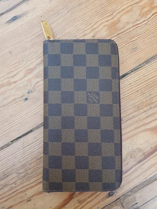 Buy & Sell South West London Balham - South West London - Photos for Leather Zipped Wallet with many compartments