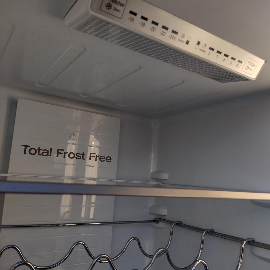 KENWOOD fridge freezer FROST FREE Water Disp in B70 Bromwich für £ 239