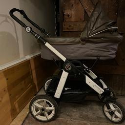 Faltbar Kinderwagen mit Baby Bett , buggy , und Maxi cozy / cybex Kinder Sitz Adapter. über 1000€ neu . Nur Abholung