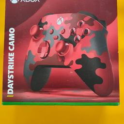 Xbox Controller in Rot Camouflage, keine Kratzer keine beschädigung und voll funktionsfähig mit Originalverpackung