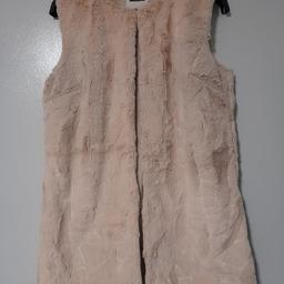 Beige Gilet 
Size 8 / Next
Perfect Condition 
Smoke and pet free home