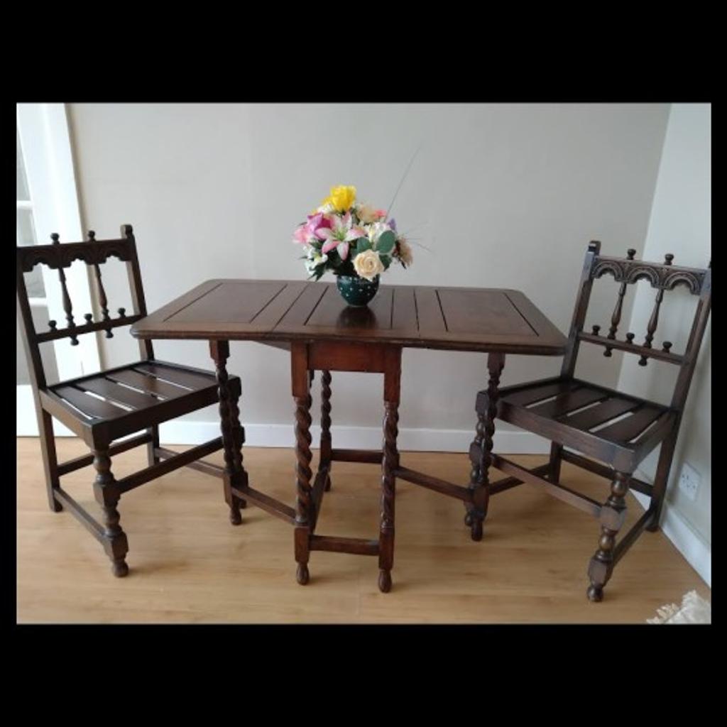 Beautiful ornate antique Barley twist Dining Table & 2 chairs made by Ercol England. L23 area.
