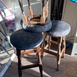 4 old fashioned bar stools. Bought to upcycle but don’t have the time or space. Covers come off to wash however could do with new covers.