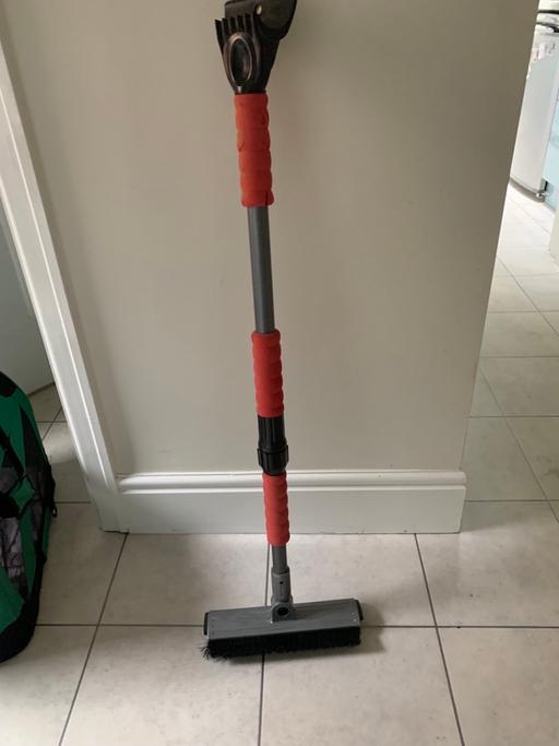 Buy & Sell Warrington Thelwall - Warrington - Photos for SubZero pivoting snowbroom & window scraper