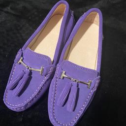 Women's Comfortable Leather Tassel Buckle Driving Outdoor Walking Casual Flats Slip-on Loafers Boat Shoes
Never used 
Colour Dark Purple Suede 
Size 3
