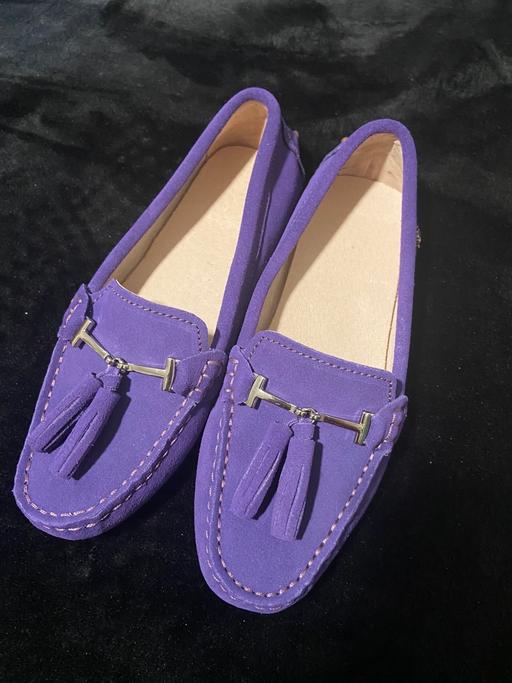 Buy & Sell North West London Belsize Park - North West London - Photos for Suede Loafers - size 3