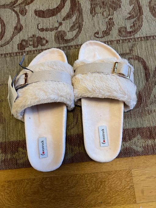 Buy & Sell Bexley Bexleyheath - DA7 - Photos for Lovestruck Slippers