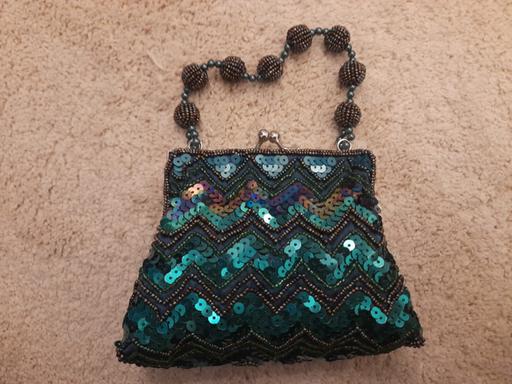 Buy & Sell Surrey Guildford - Photos for turquoise, gold and black beaded sequin bag