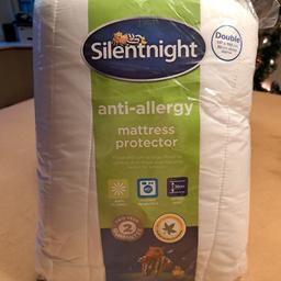 ⭐️Brand New⭐️
never used just 
has been stored so slight 
Damaged packaging as shown in pic 
Anti -Allergy 
Double 
mattress protector
137x193cm
30cm deep Approx