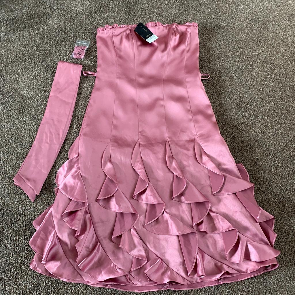 ladies next pink dress,size 8,new with tags,RRP £80.00,lined,with chiffon underskirt,boned in bust area and back,for a better fit,comes with belt,also spaghetti straps with do attach to dress,but can be worn without,very ideal for a wedding,formal occasion,collection only from cockerton/branksome area,£20.00