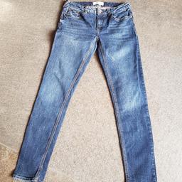 Verkauft wird eine tolle Jeans von Mango in der Größe 38 in tadellosem Zustand. FP
Gerne Abholung oder Versand gegen Kostenübernahme möglich!
Privatverkauf daher keine Gewähr oder Rücknahme möglich!
Tierfreier NR-Haushalt
Kein PayPal möglich