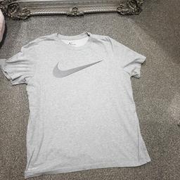 mens Nike tshirt vgc like new large pick up s63